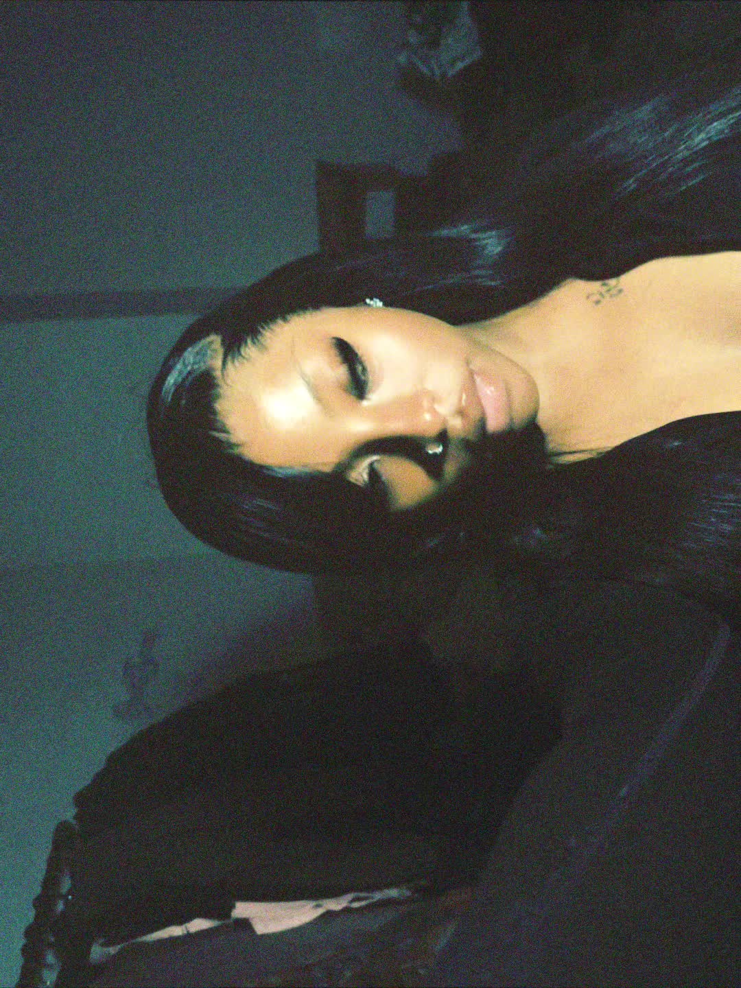 @ZEE🦎