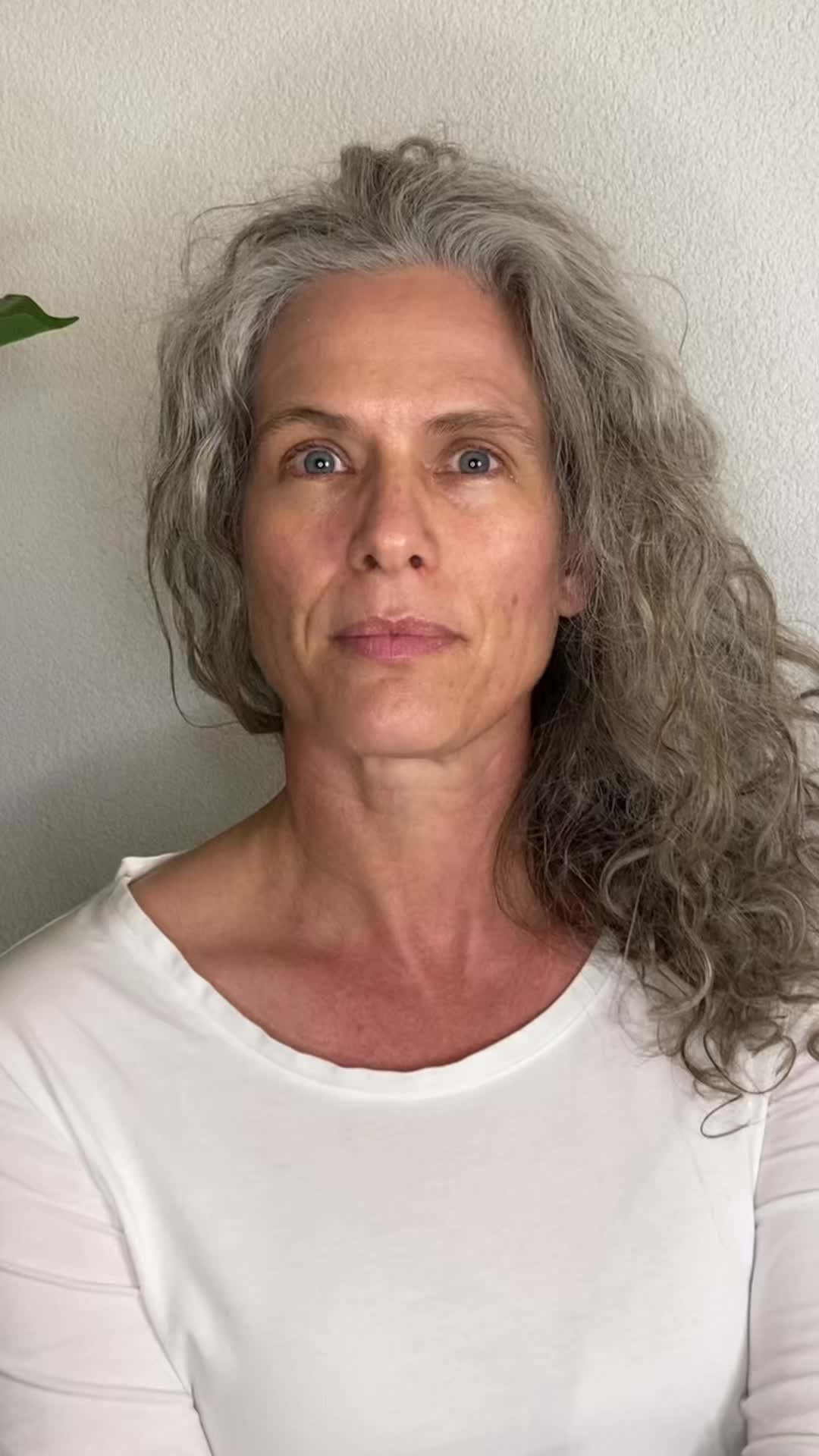 @ninaschennach_faceyoga