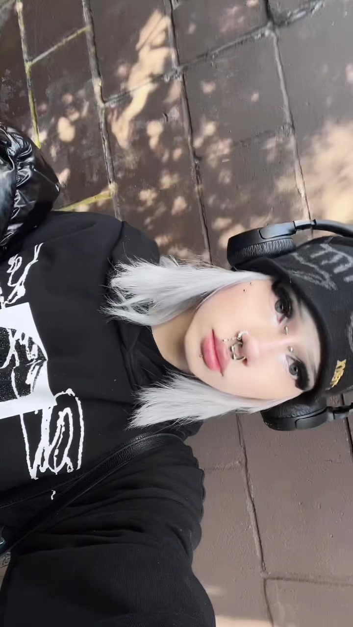 @Scarlet100xx
