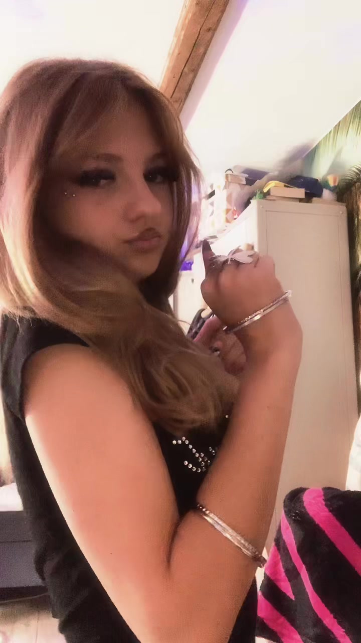 @🪷 𝐿𝑒𝑜𝑛𝑎