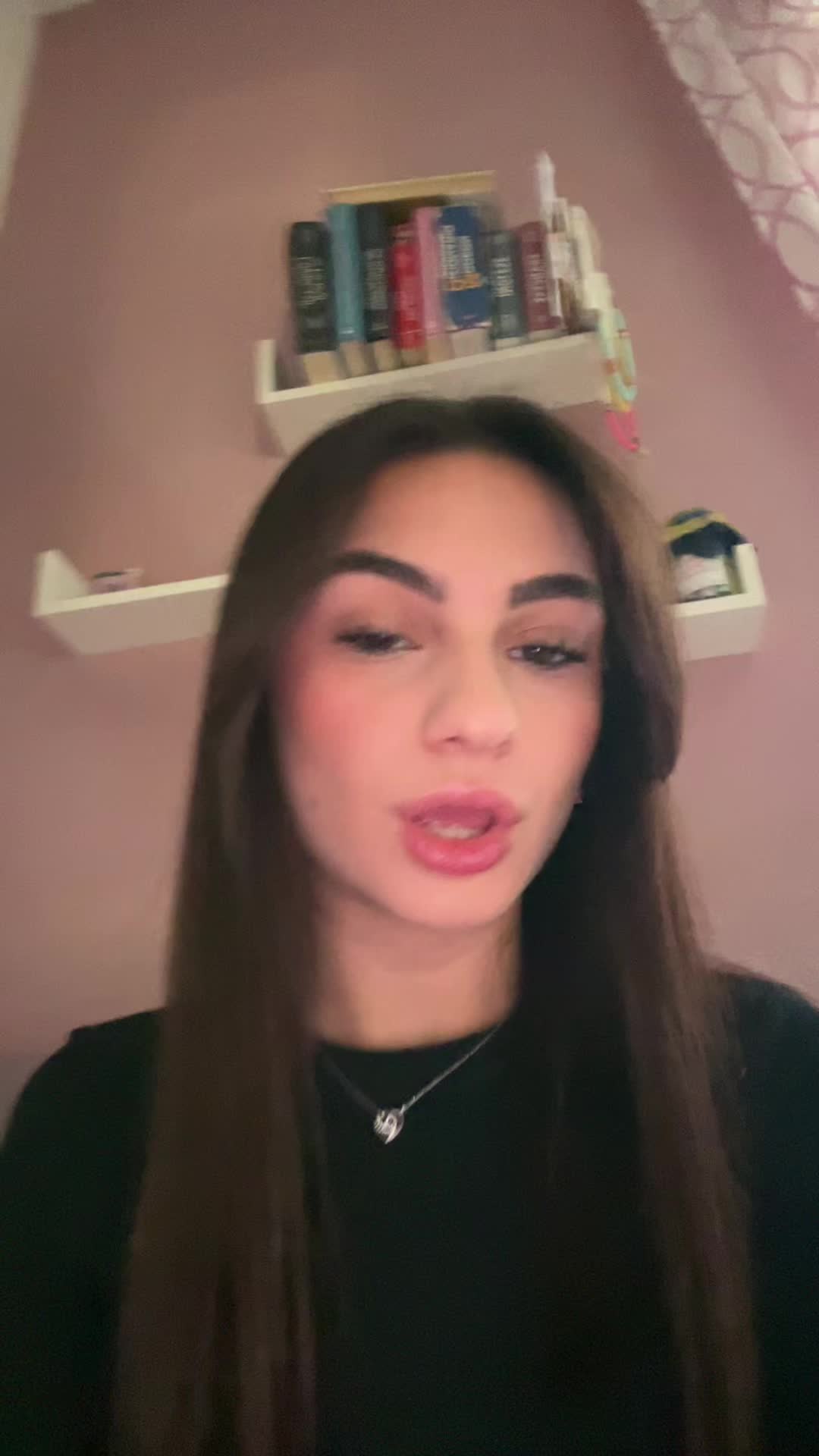 @Adelepzz