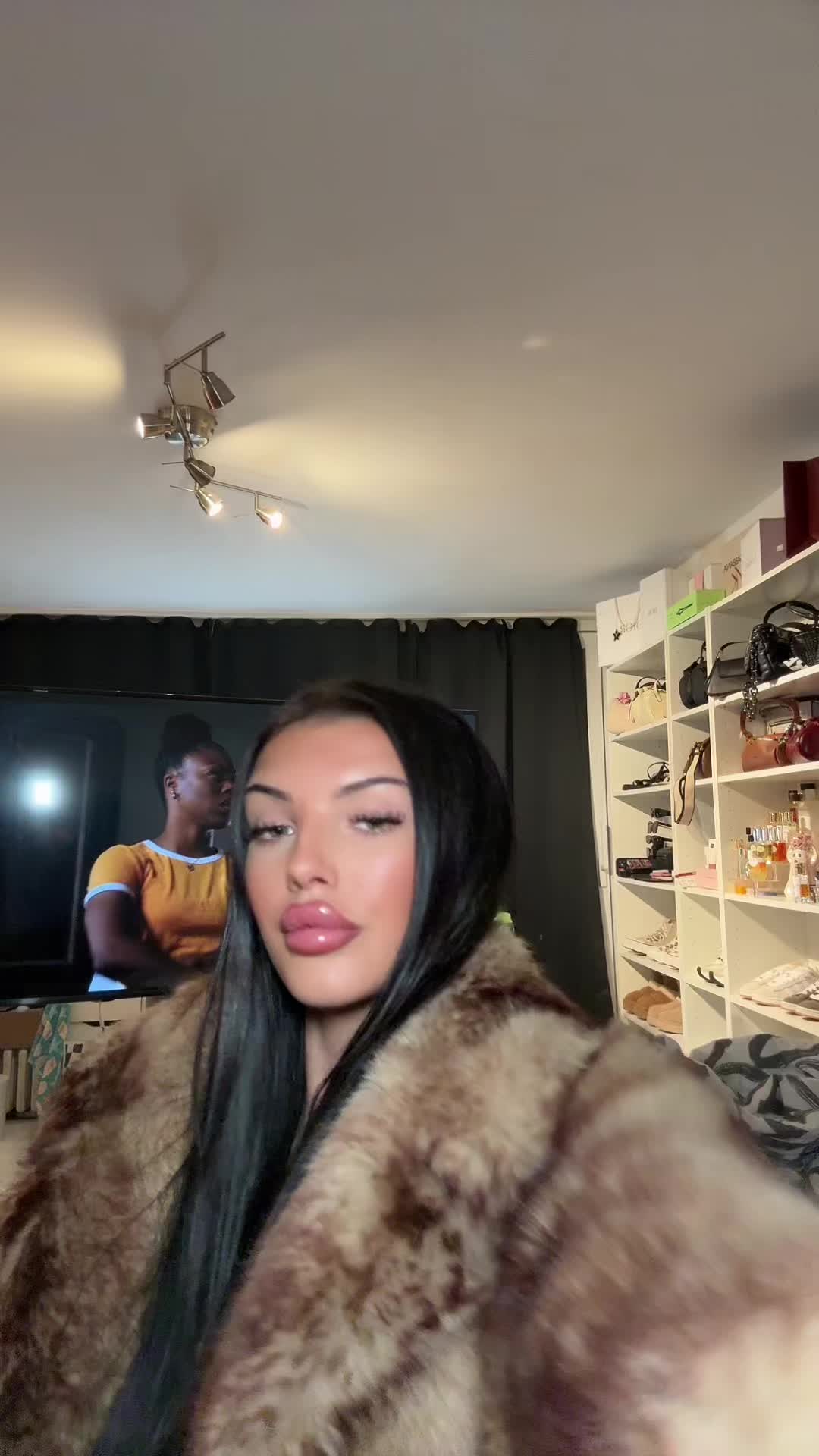 @𝐦𝐢𝐧𝐚