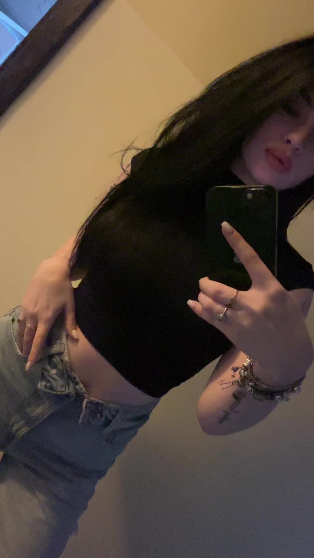@ᗪEᑎIᔕᗩ ᥫ᭡