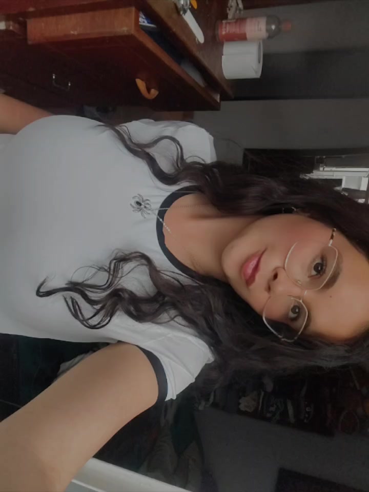 @Valeria Valverde