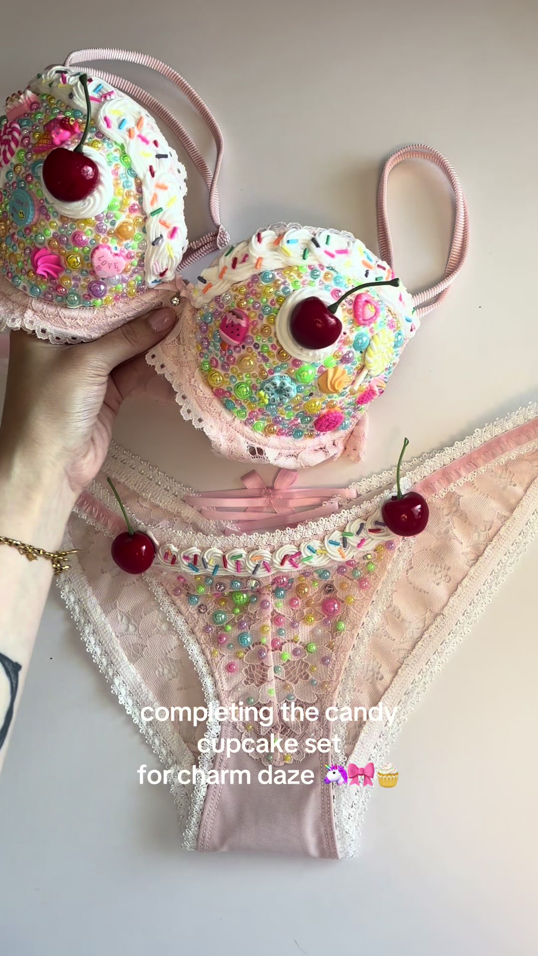 @undoing the laces 🧁🎀