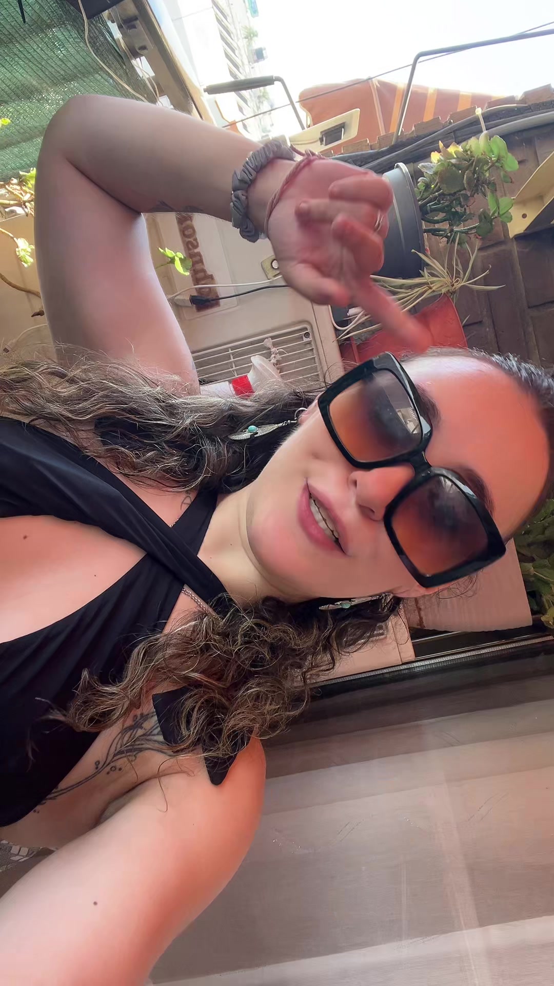 @Famousera