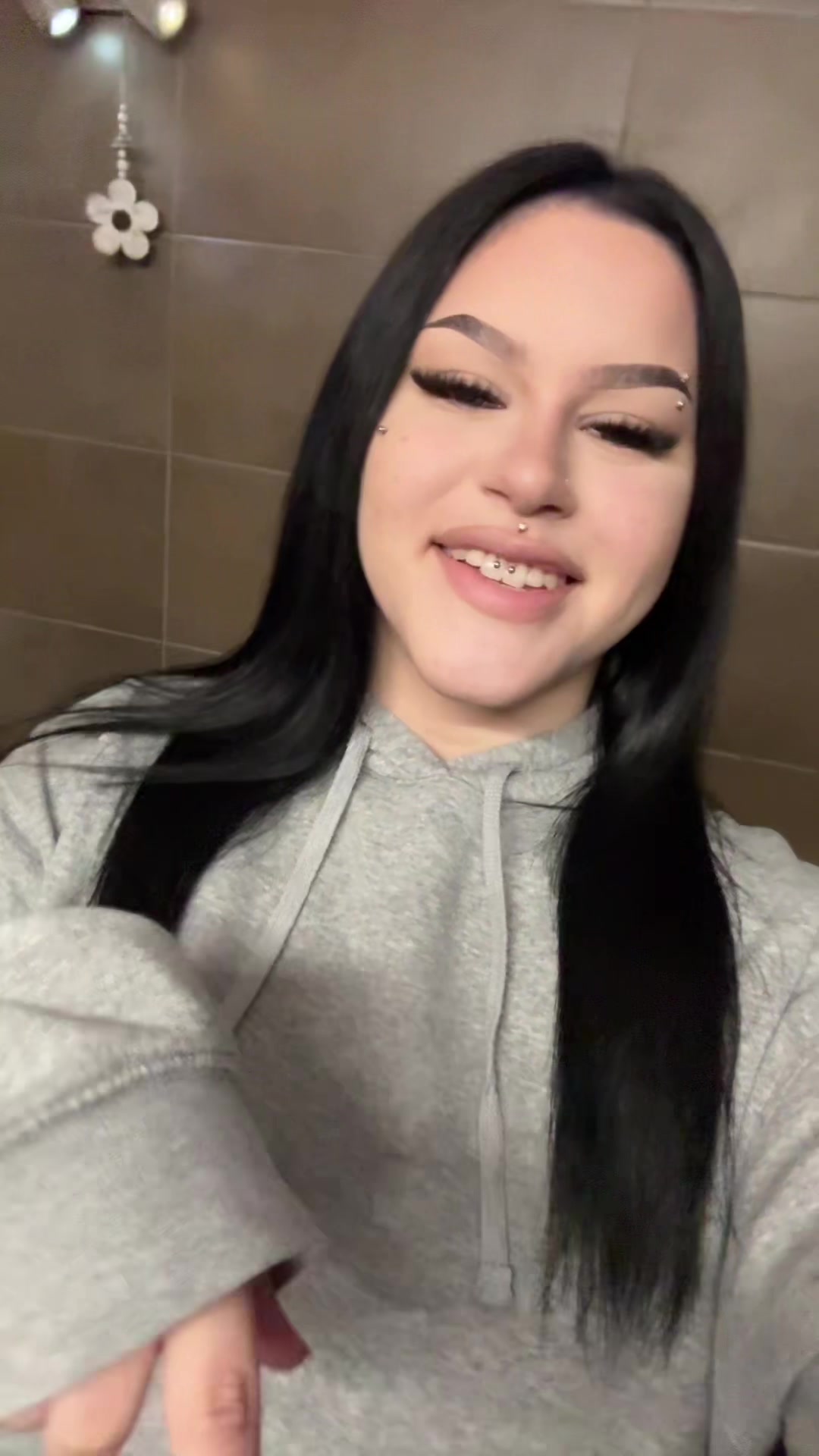 @👤