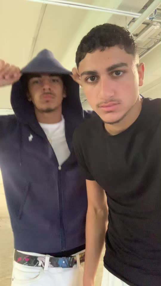 @Mo1of1