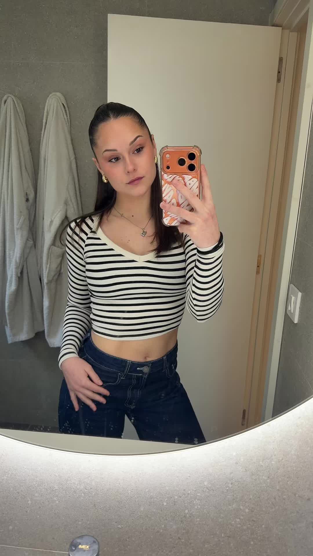 @laramoreenno