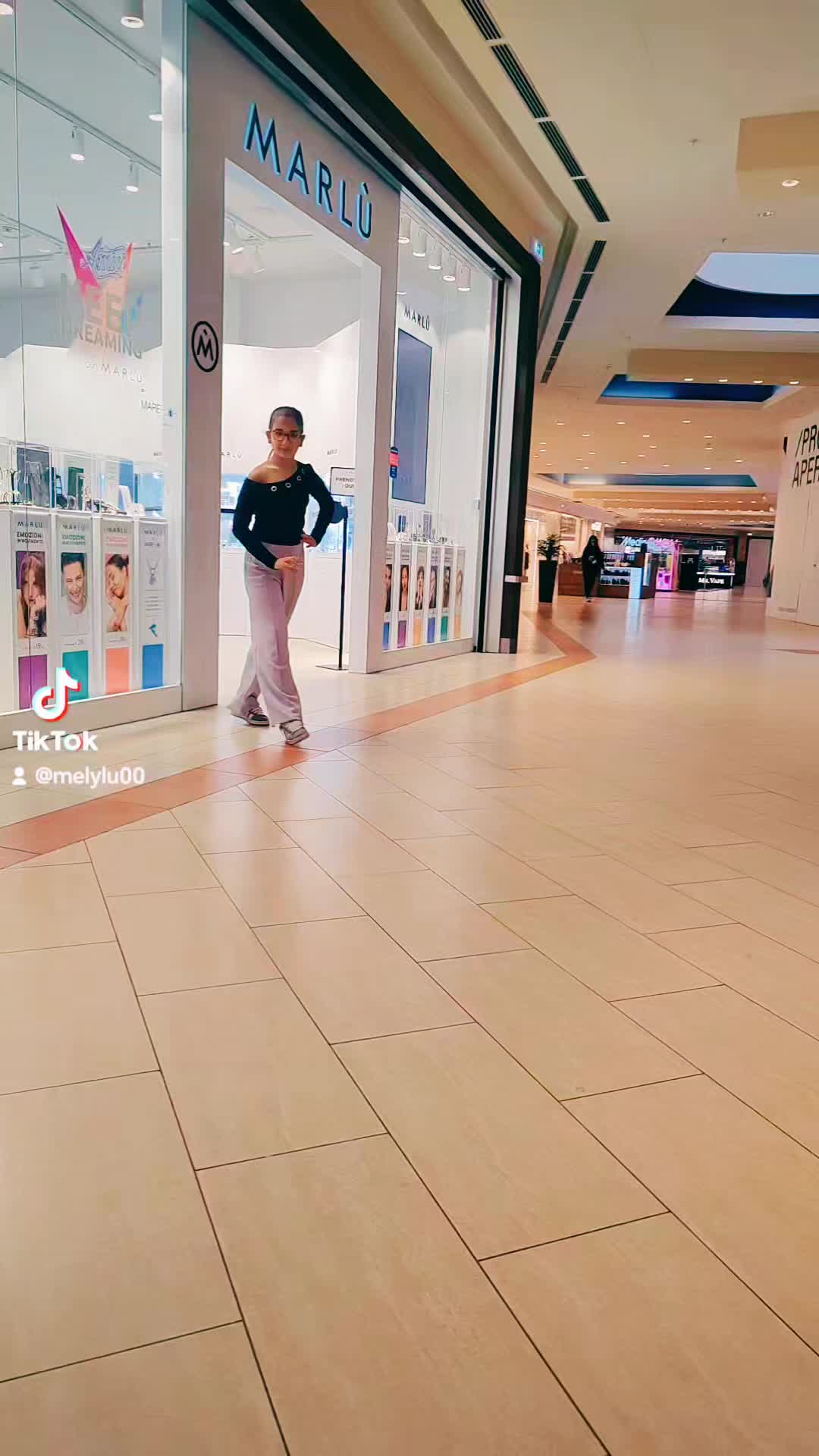 @༺𝕄𝕖𝕝𝕚𝕤𝕤𝕒༻