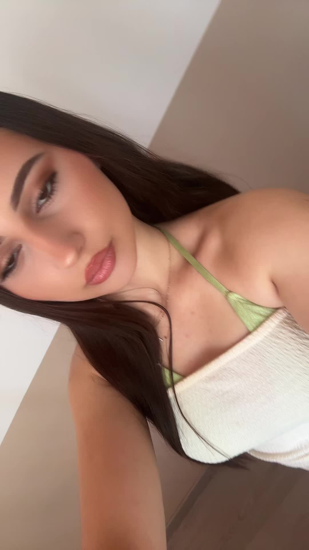 @𝑬