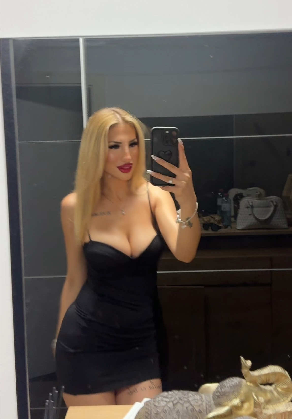 @sarakuzmanovic