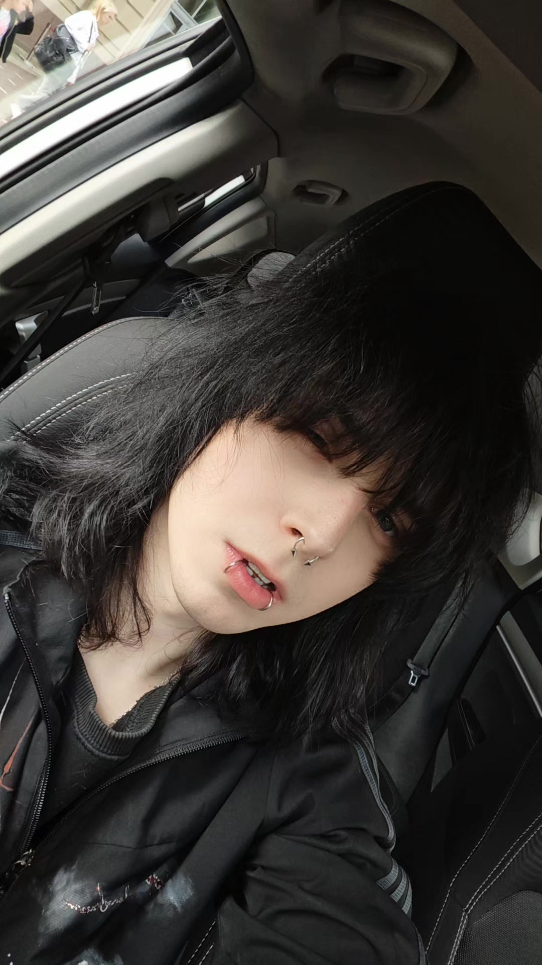 @Шизуро
