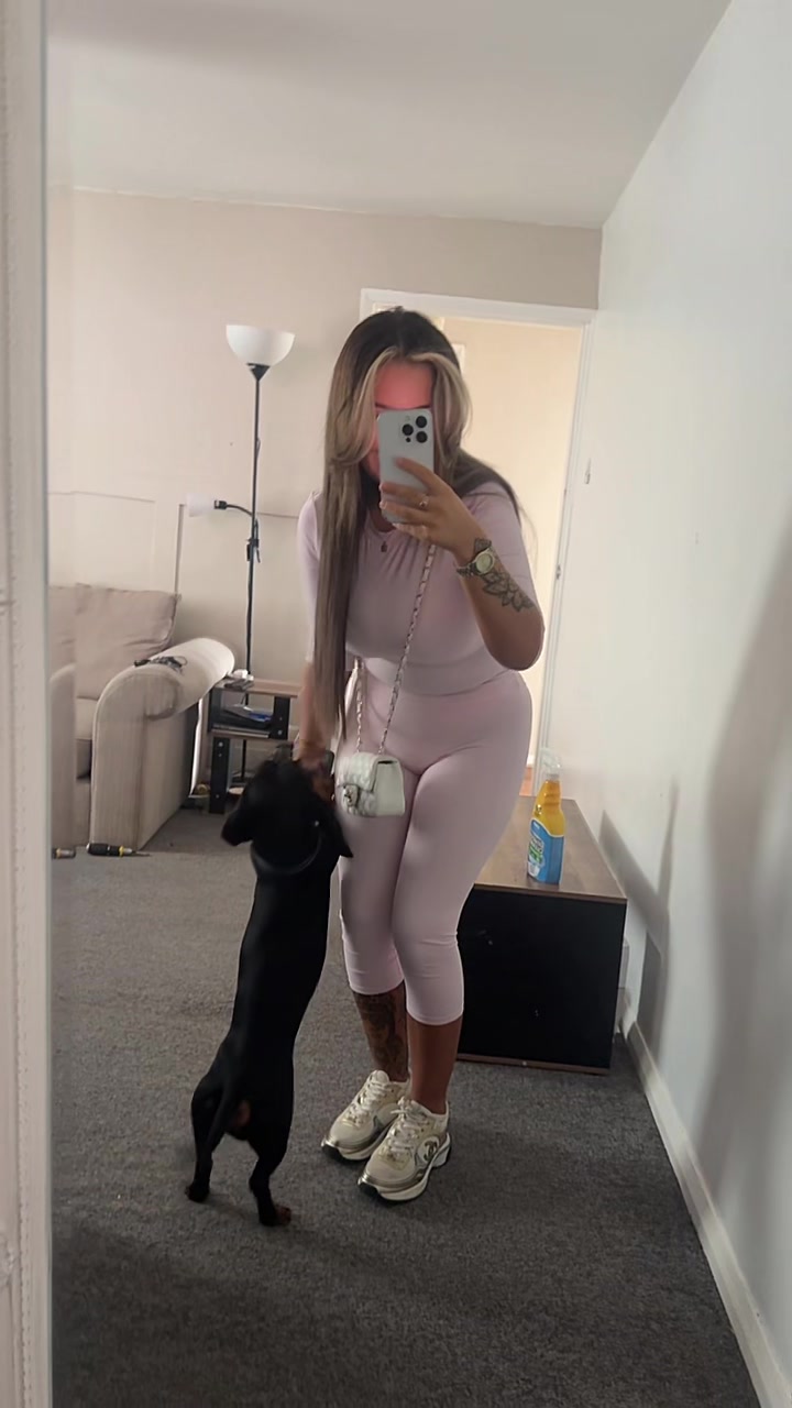 @daniellekelly