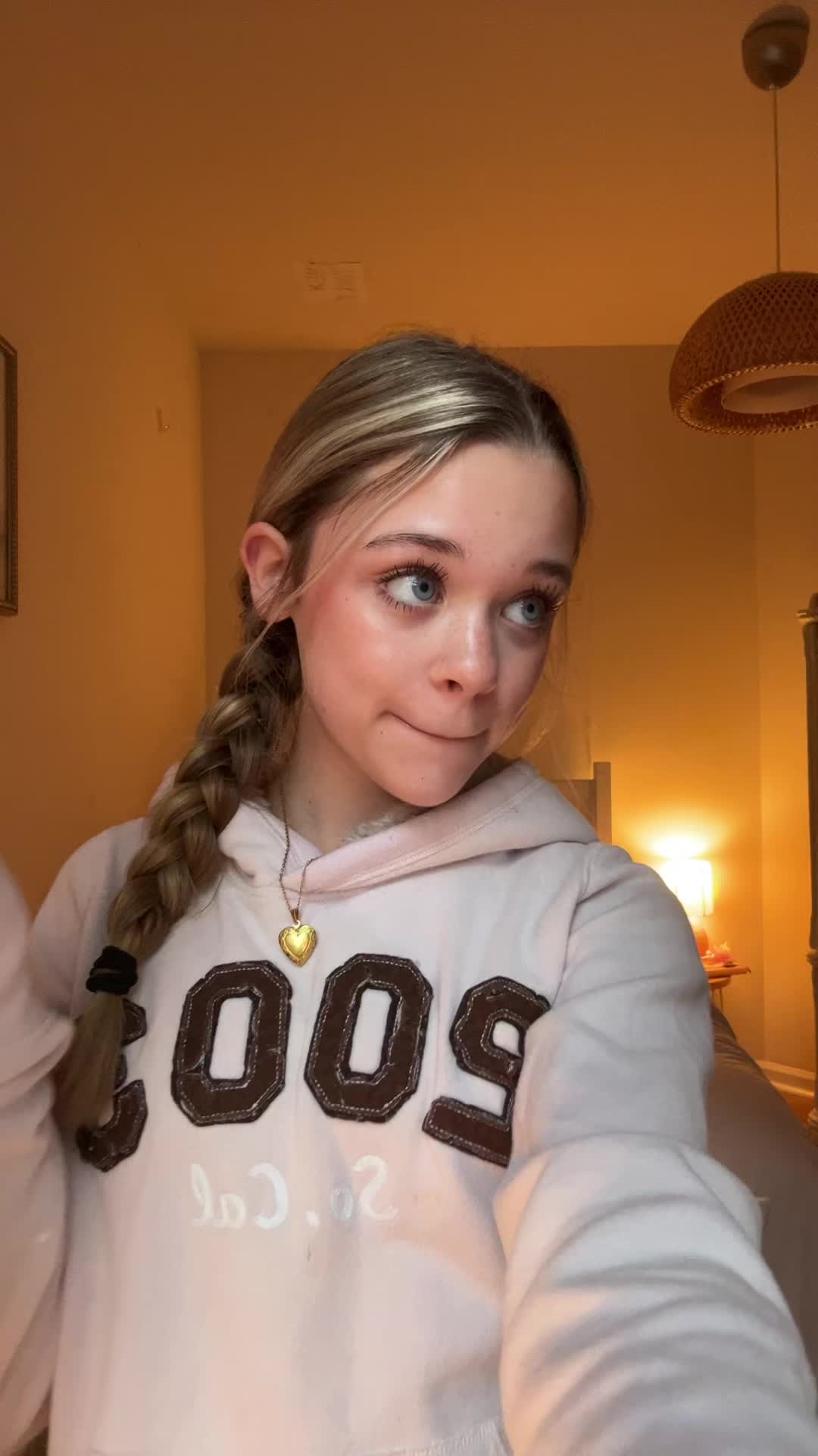 @𝓒𝓪𝓶𝓲🪽🧁🦢🩰
