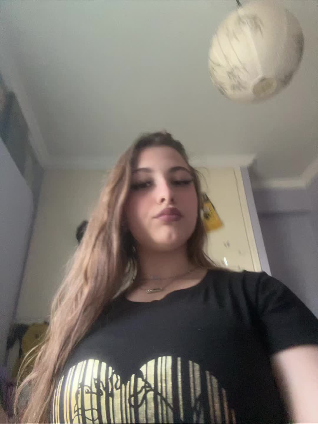 @𝓥𝓪𝓼