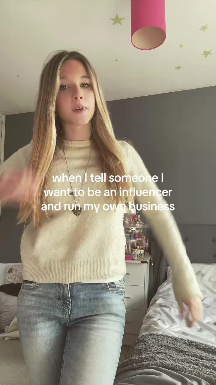 @holly