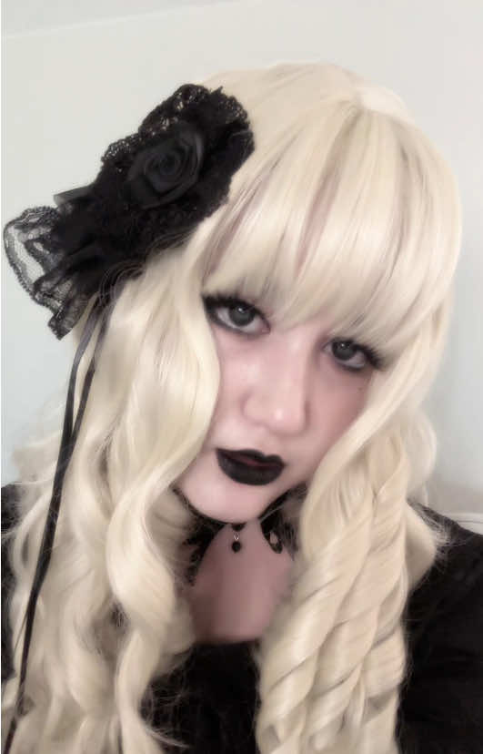 @𝐚𝐥𝐢𝐜𝐞🐇🖤