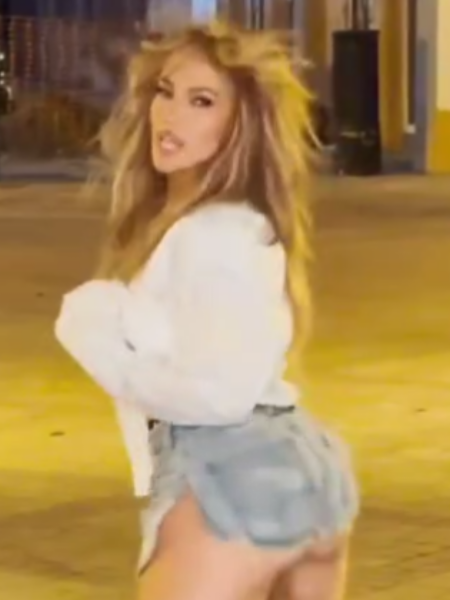 @Jennifer Lopez