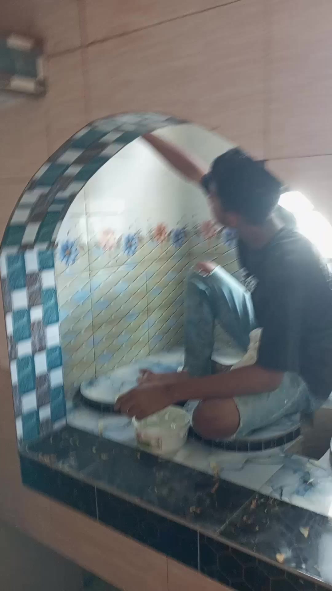 @চিংগাম 🕴️😁