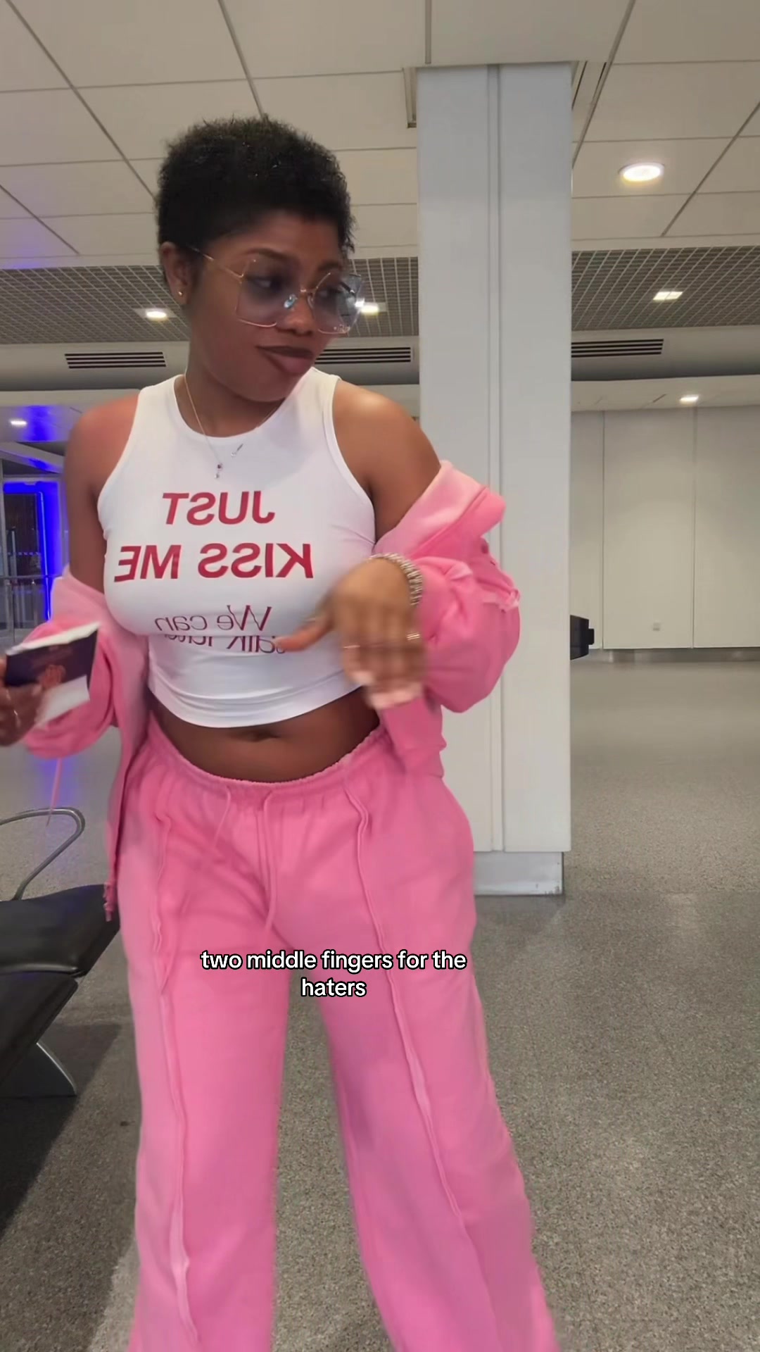 @Vibe Queen🎙️👑