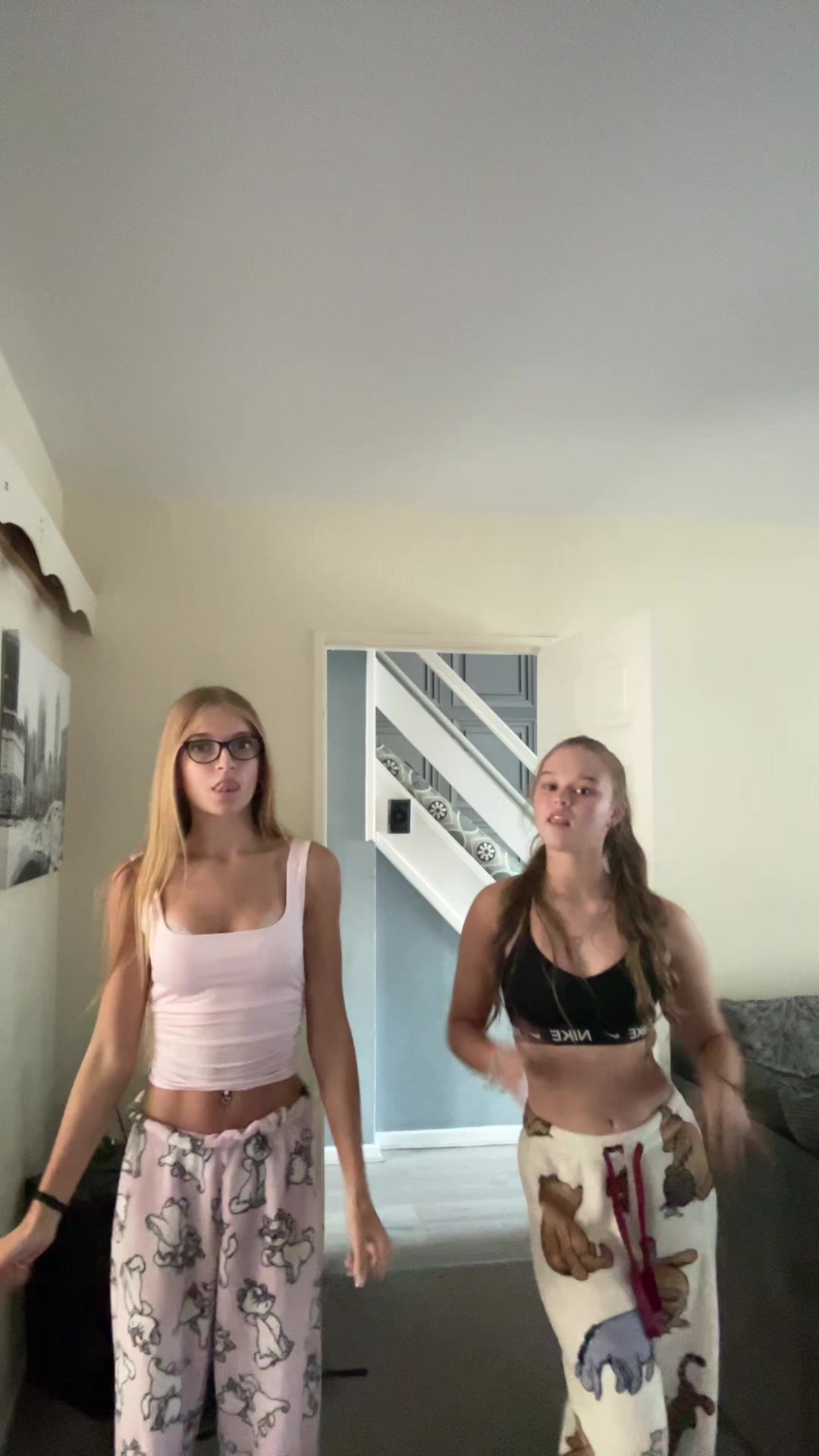 @privv.xo4