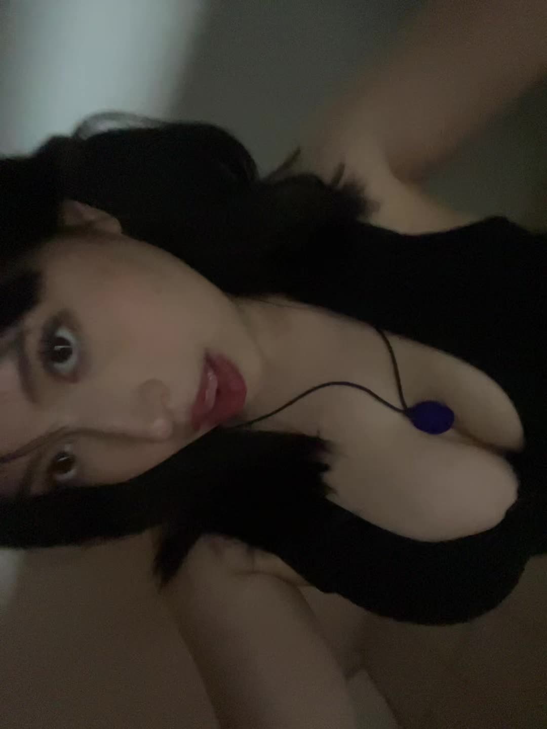 @bella