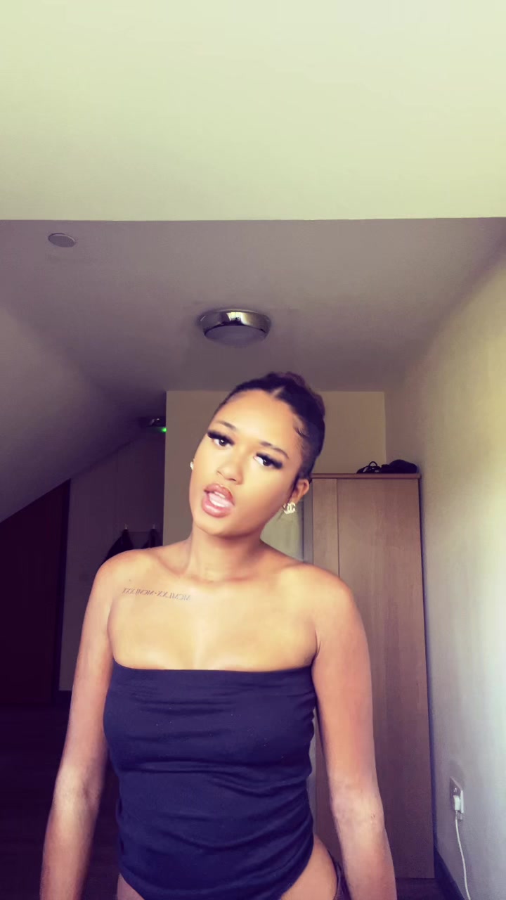 @💋