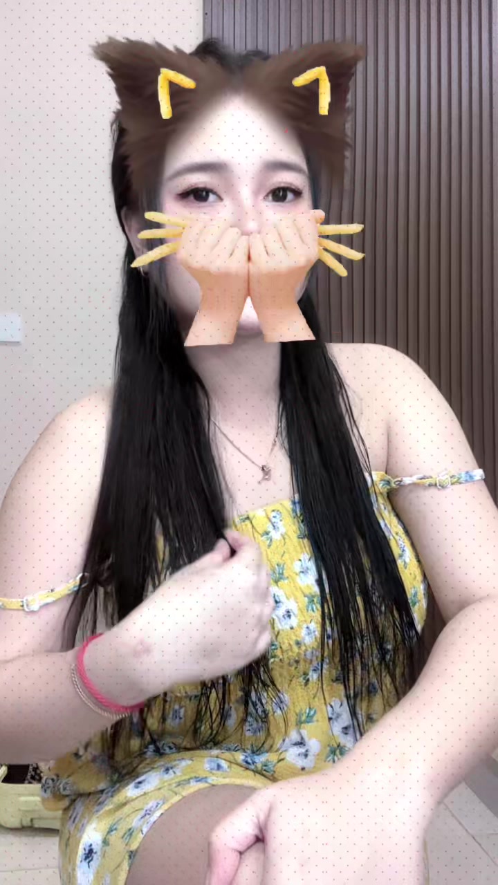 @Anggunamelya27