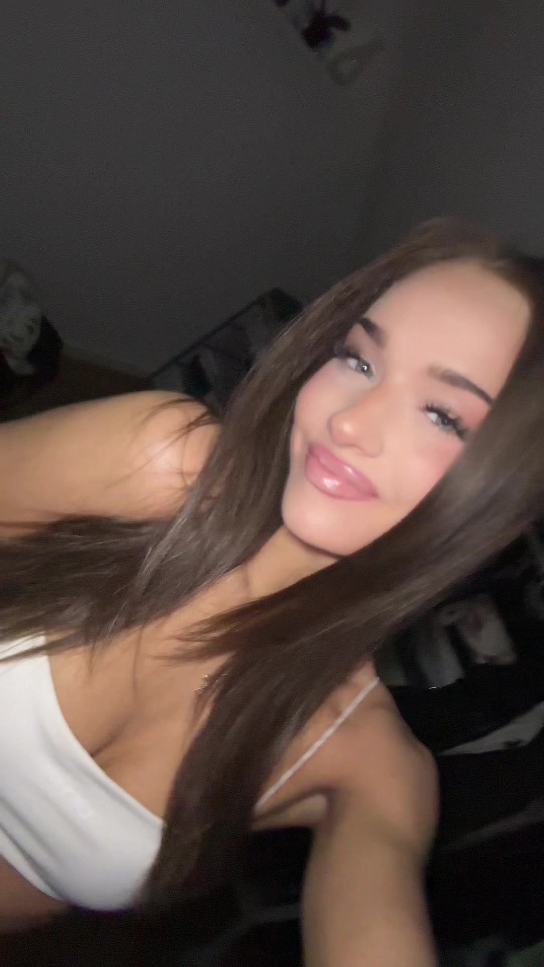 @Anisia