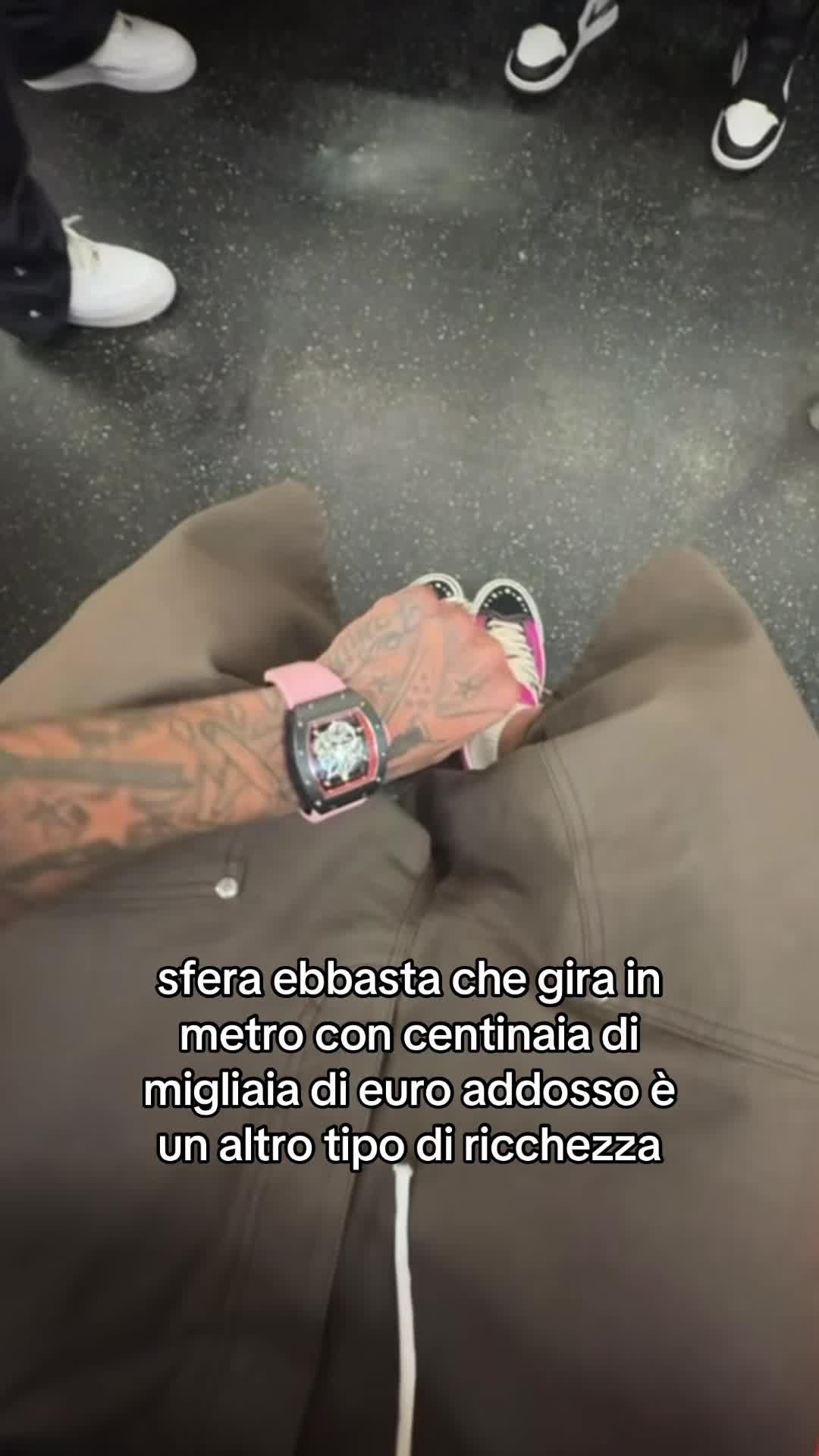 @sfera.ebbasta_fanpage