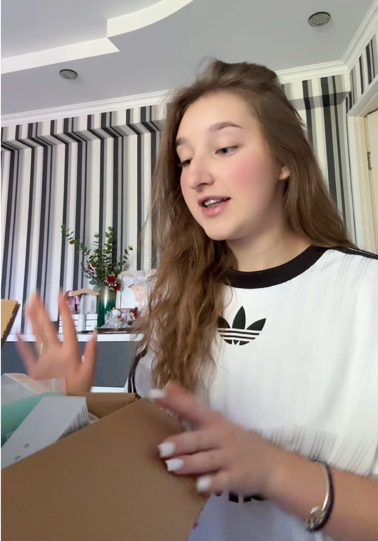 @ADELINA T | CONTENT CREATOR 💎