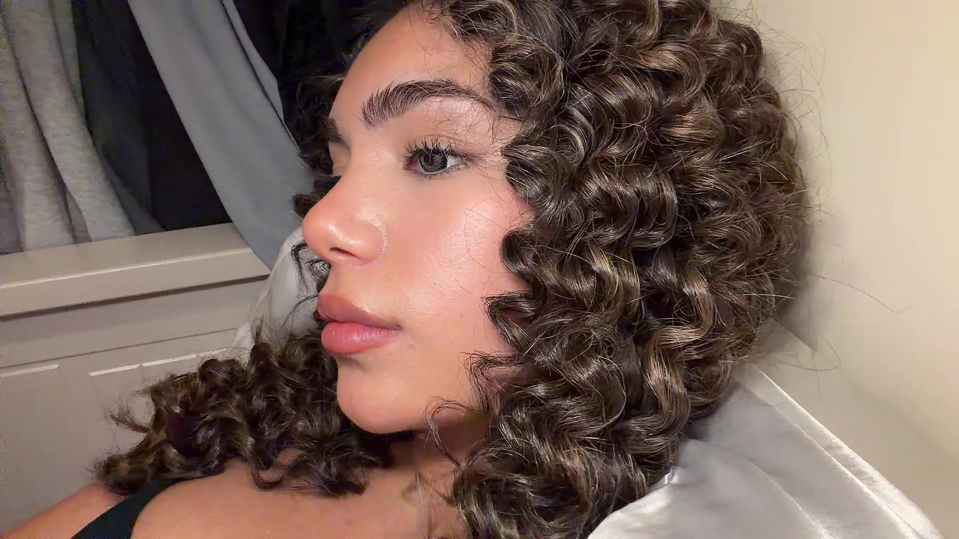 @ellishakarim_