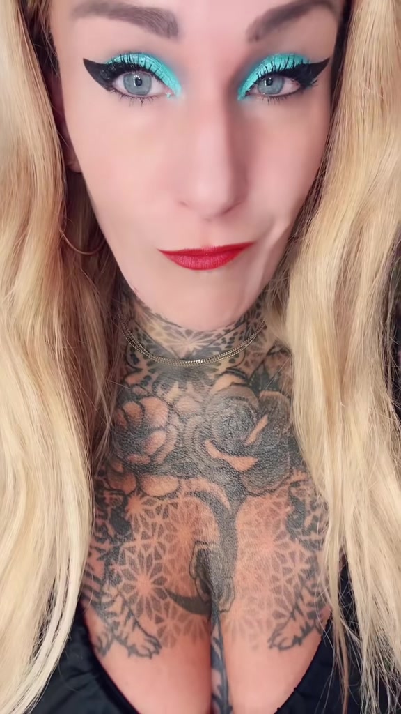 @☮️ana☮️