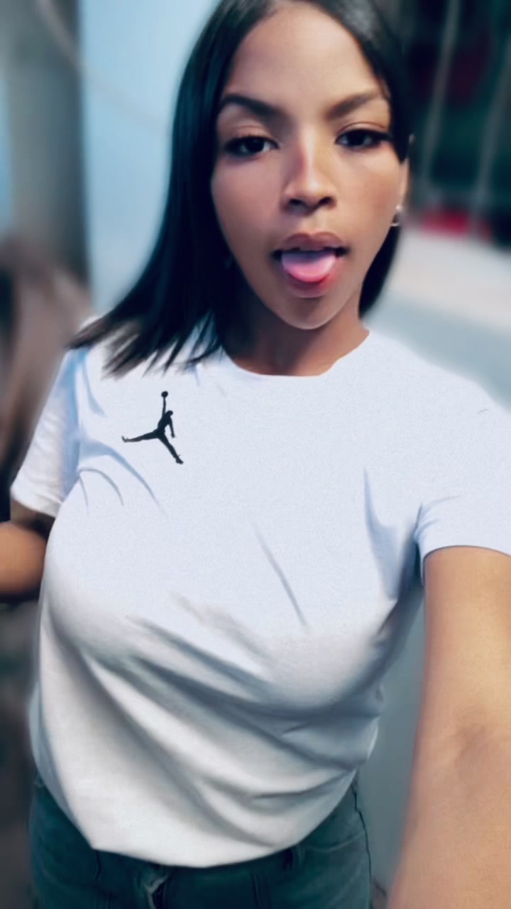 @TIFFANY SMITH🍒