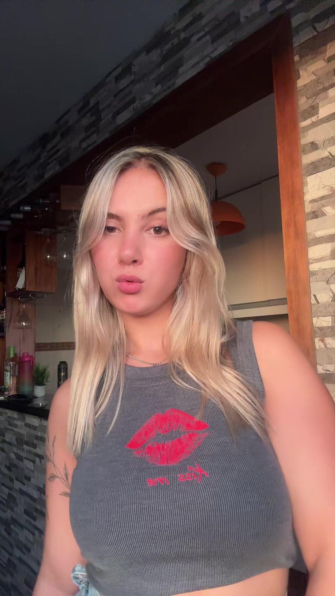@vickymilaan