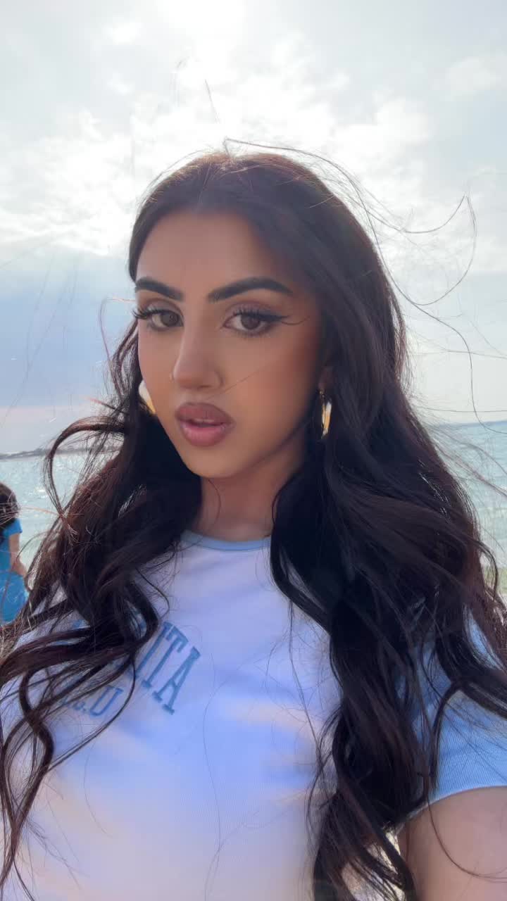 @arooj