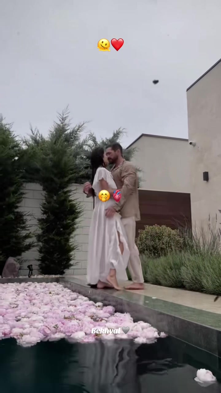 @🦋