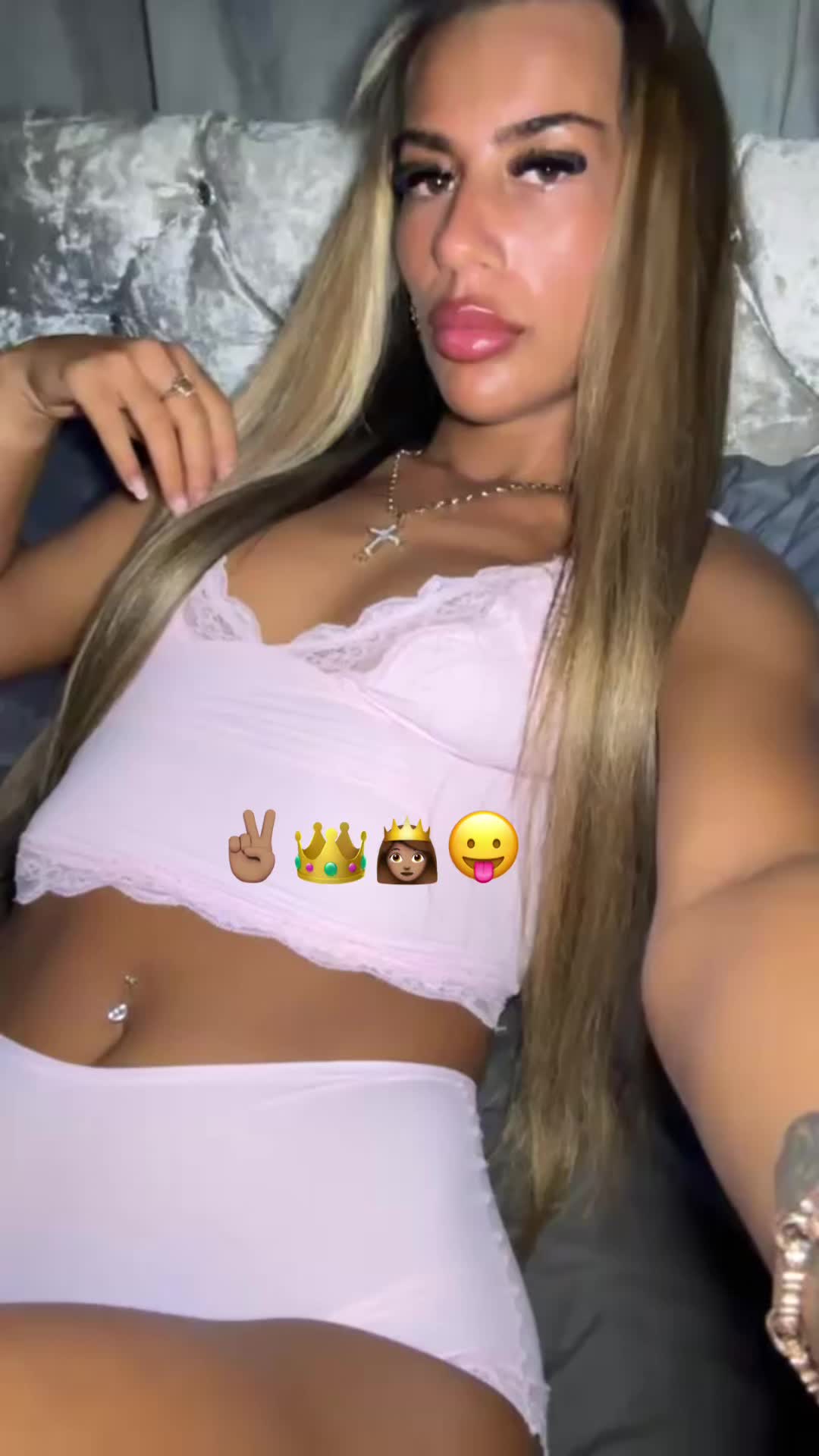 @beccarosefloodxo