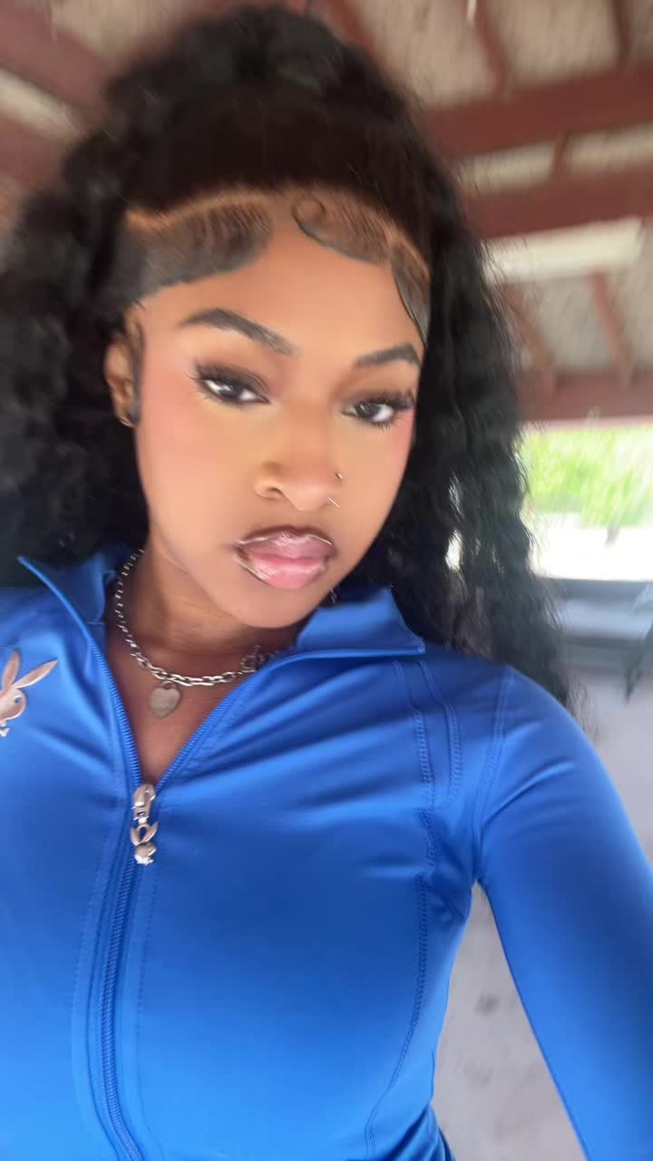 @QueenNae