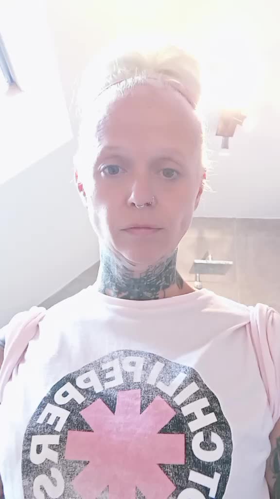 @misscraboutchas