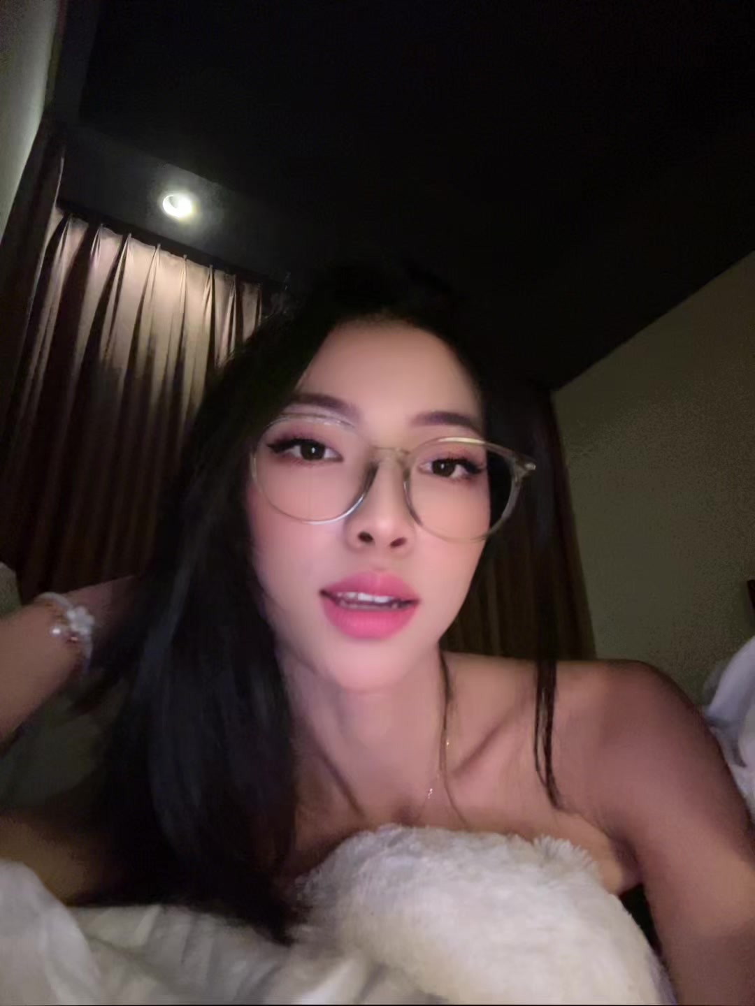 @vallenciiaa