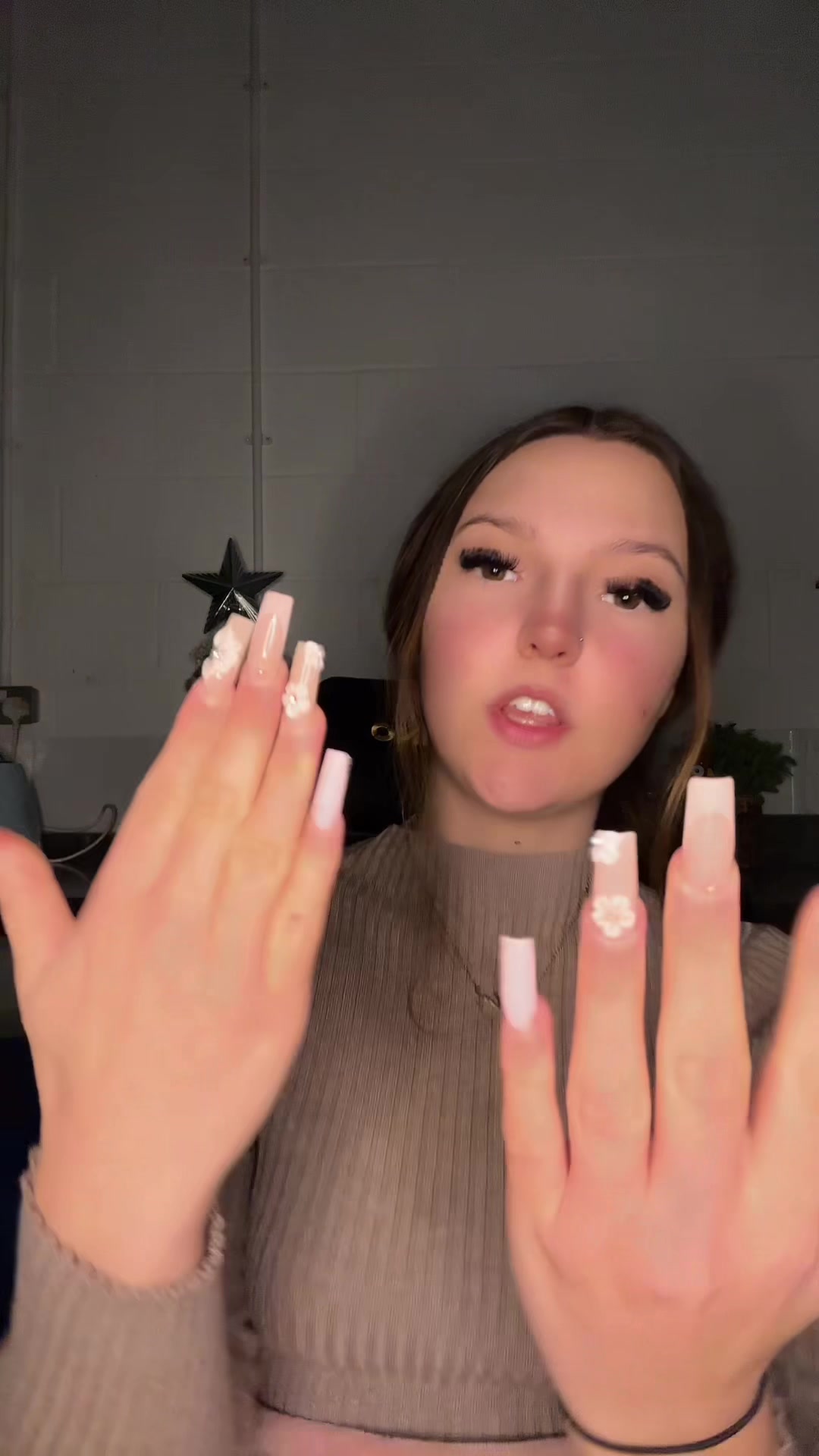 @Ella🍎