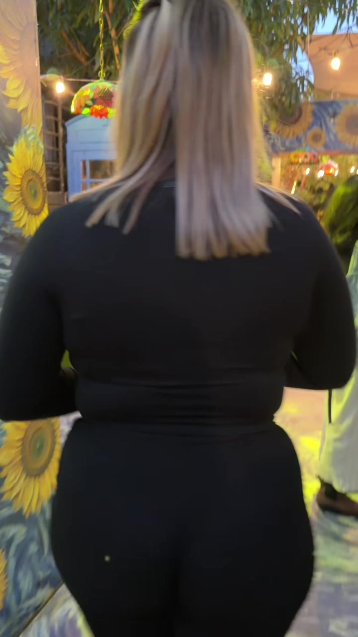 @curvymamilau