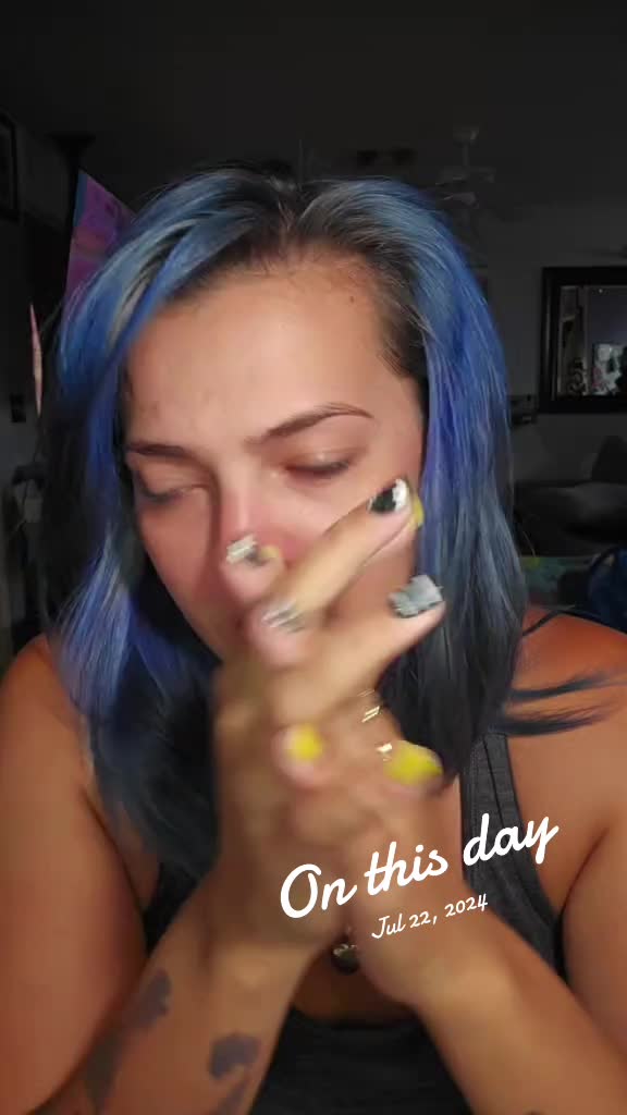 @BlueHairBabe💙