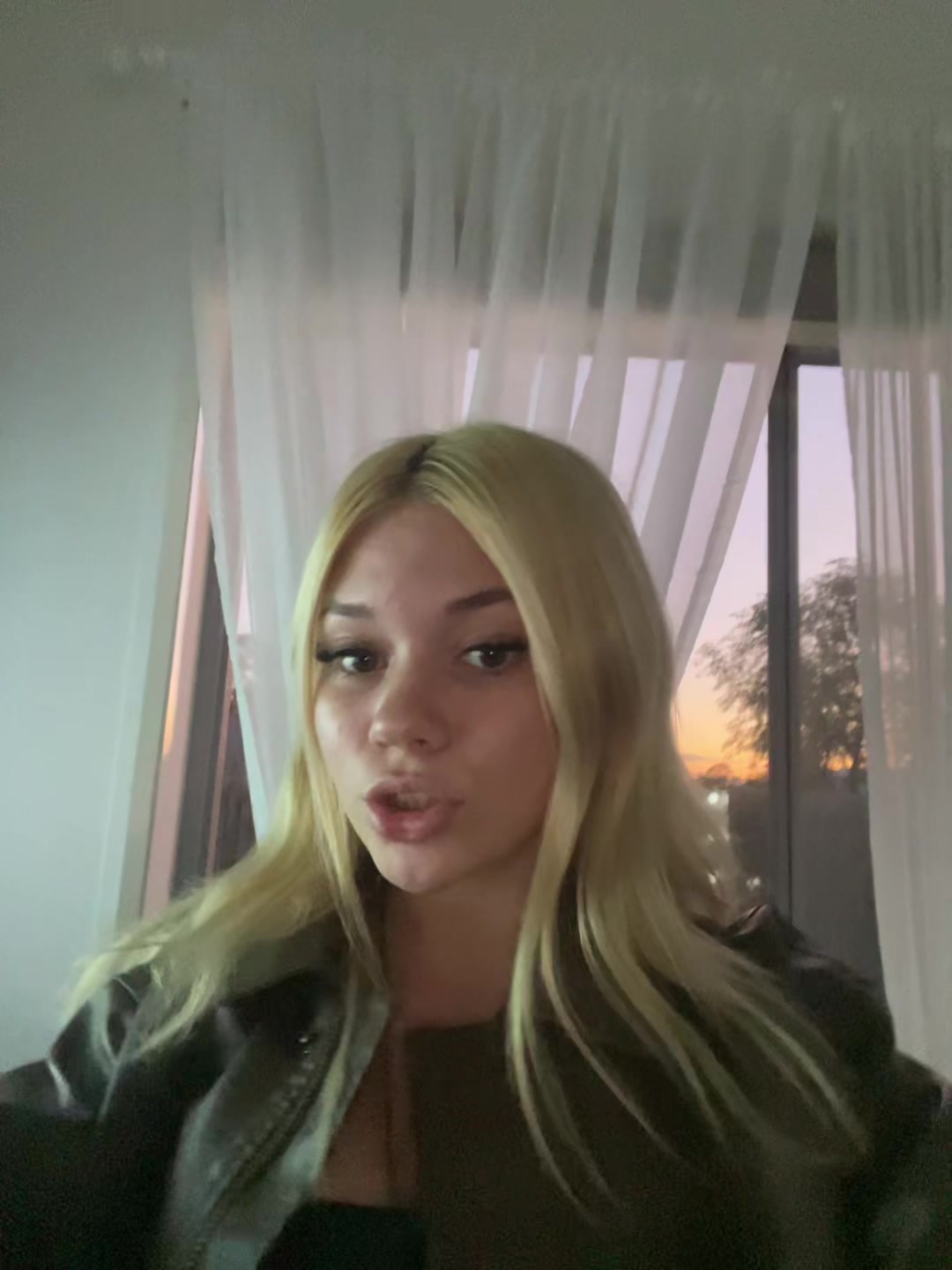@❦