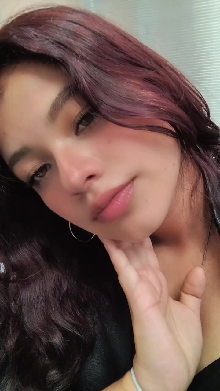 @V a l e n ♡