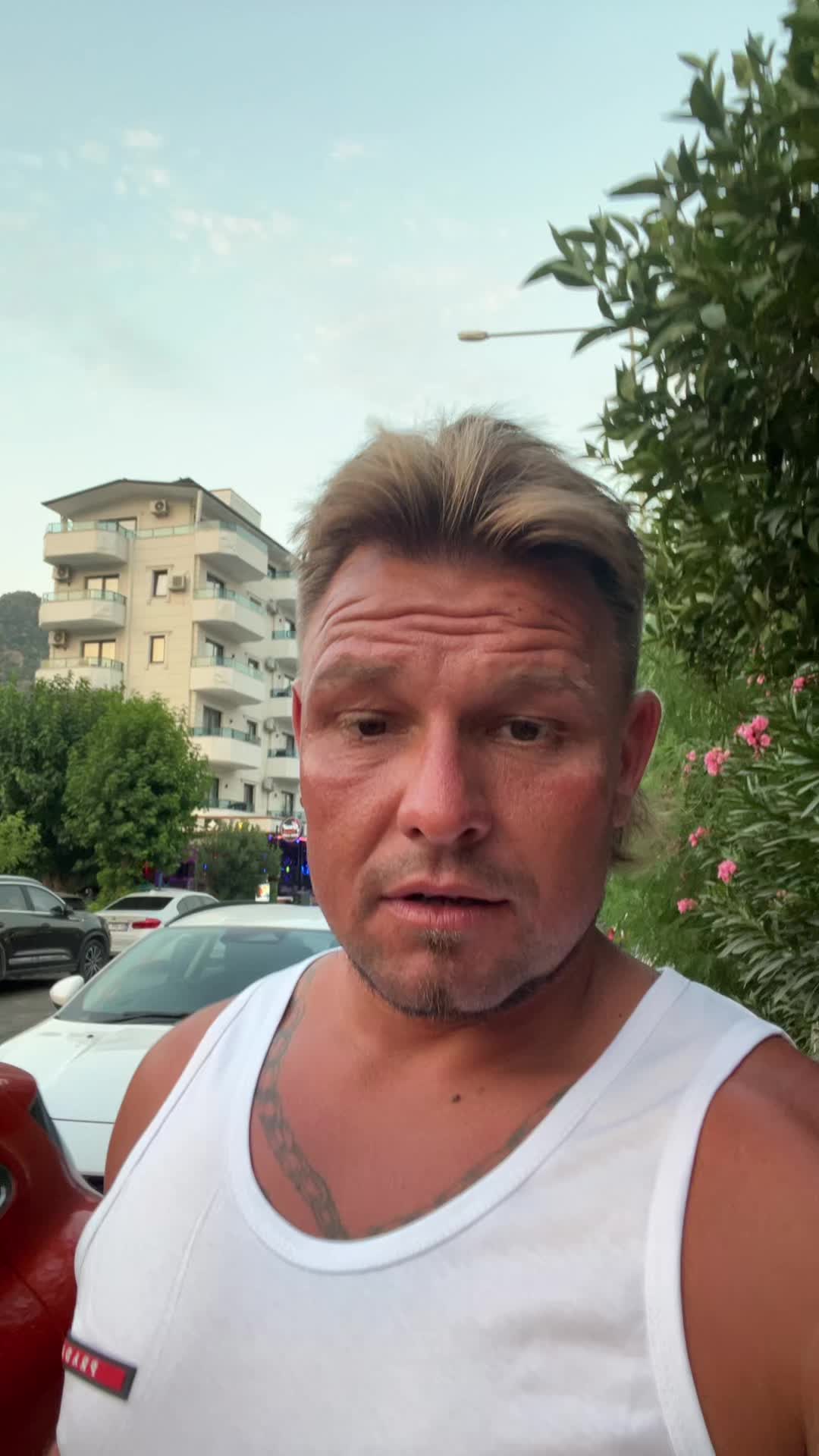 @𝐌𝐚𝐫𝐭𝐲🇬🇧