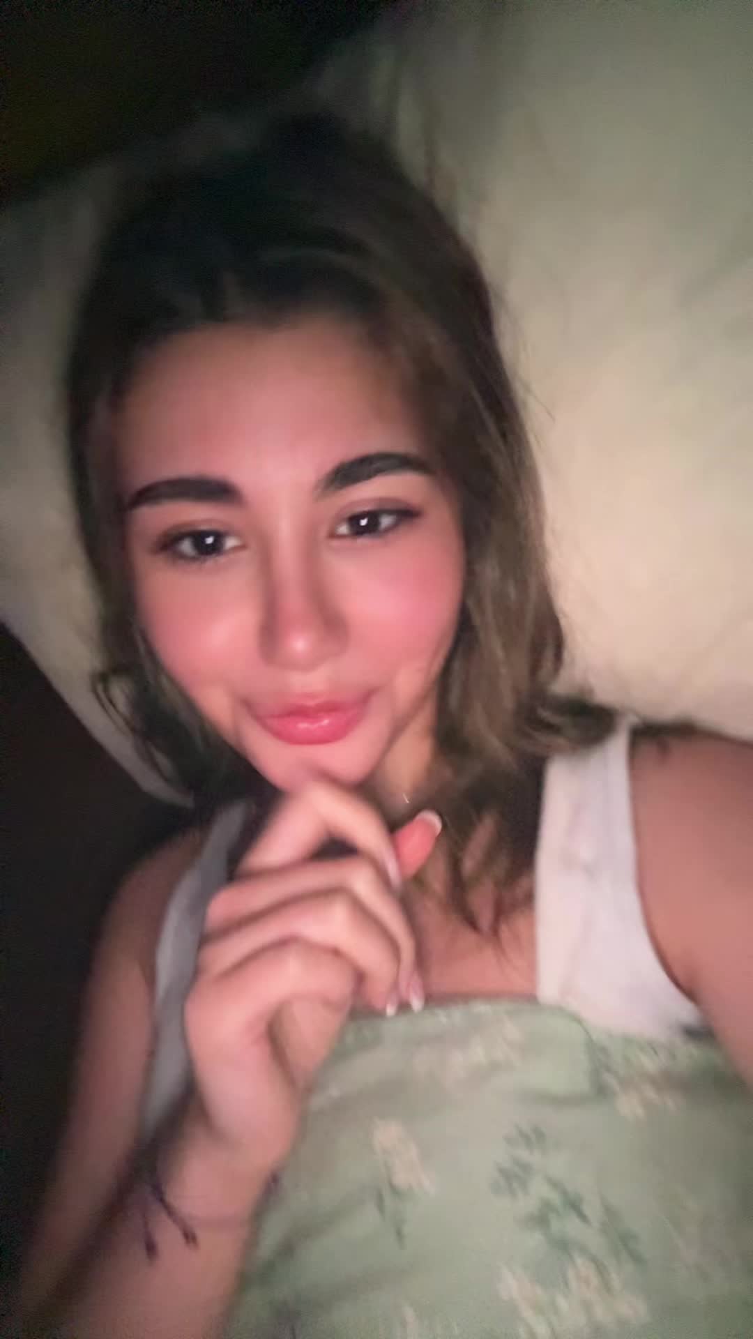 @shainashafiie
