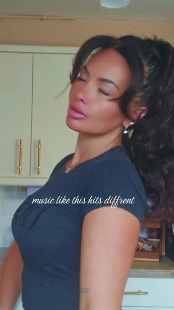 @DeeMaxine💋